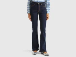 Flared jeans in recycled cotton blend