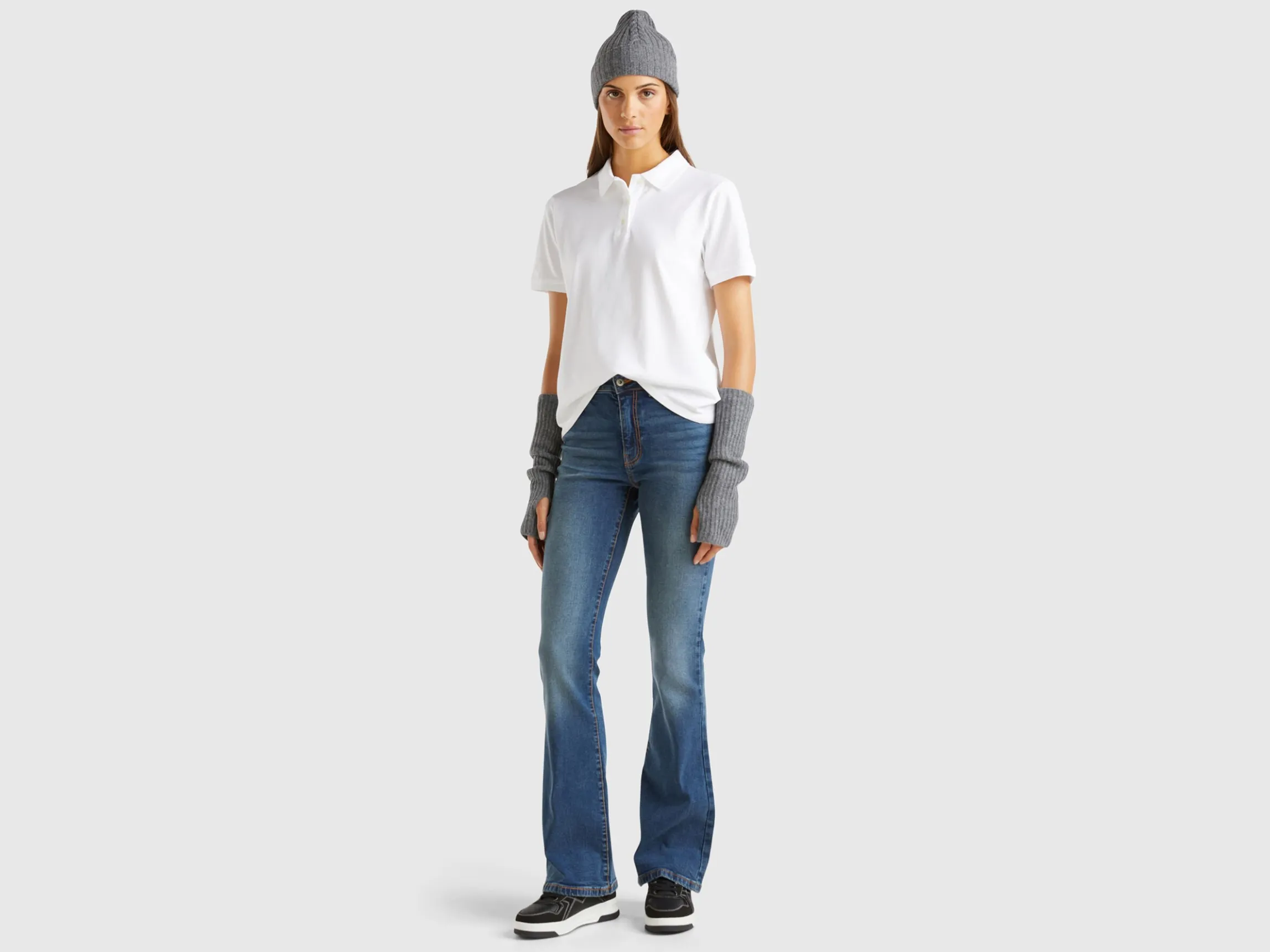 Flared jeans in recycled cotton blend