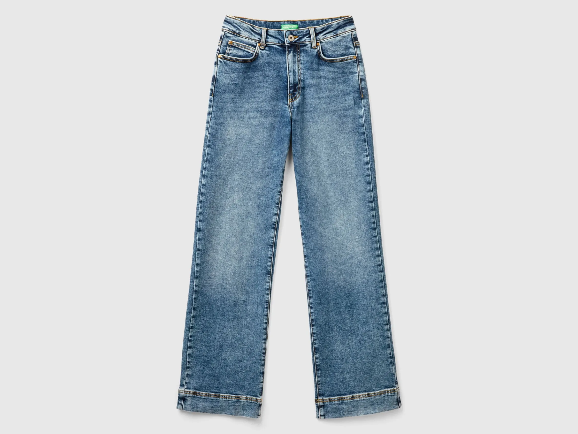 Flared jeans in recycled cotton