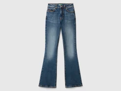 Flared jeans in recycled cotton blend