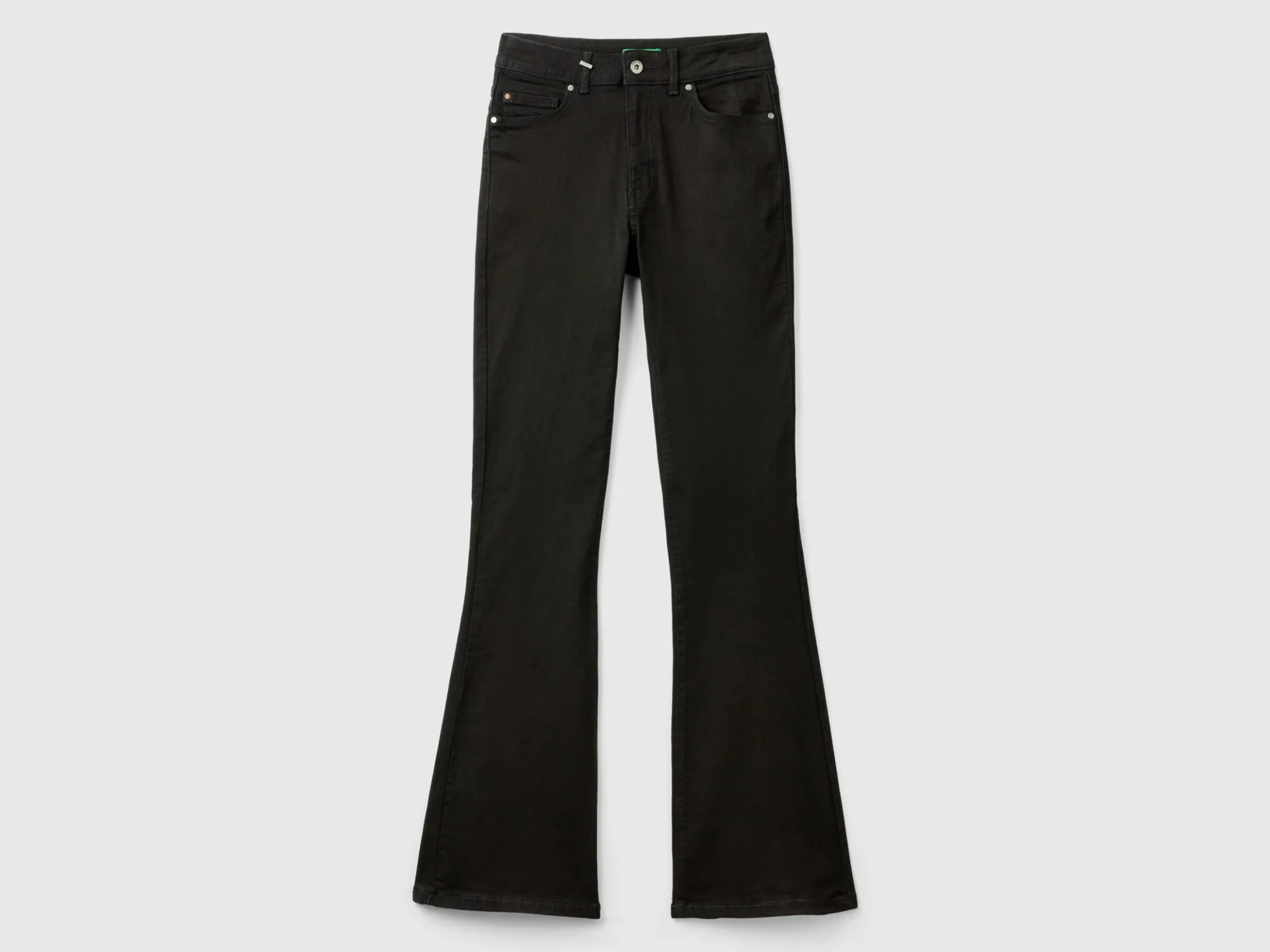 Flared jeans in recycled cotton blend