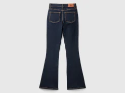 Flared jeans in recycled cotton blend