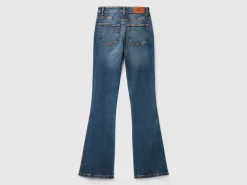 Flared jeans in recycled cotton blend