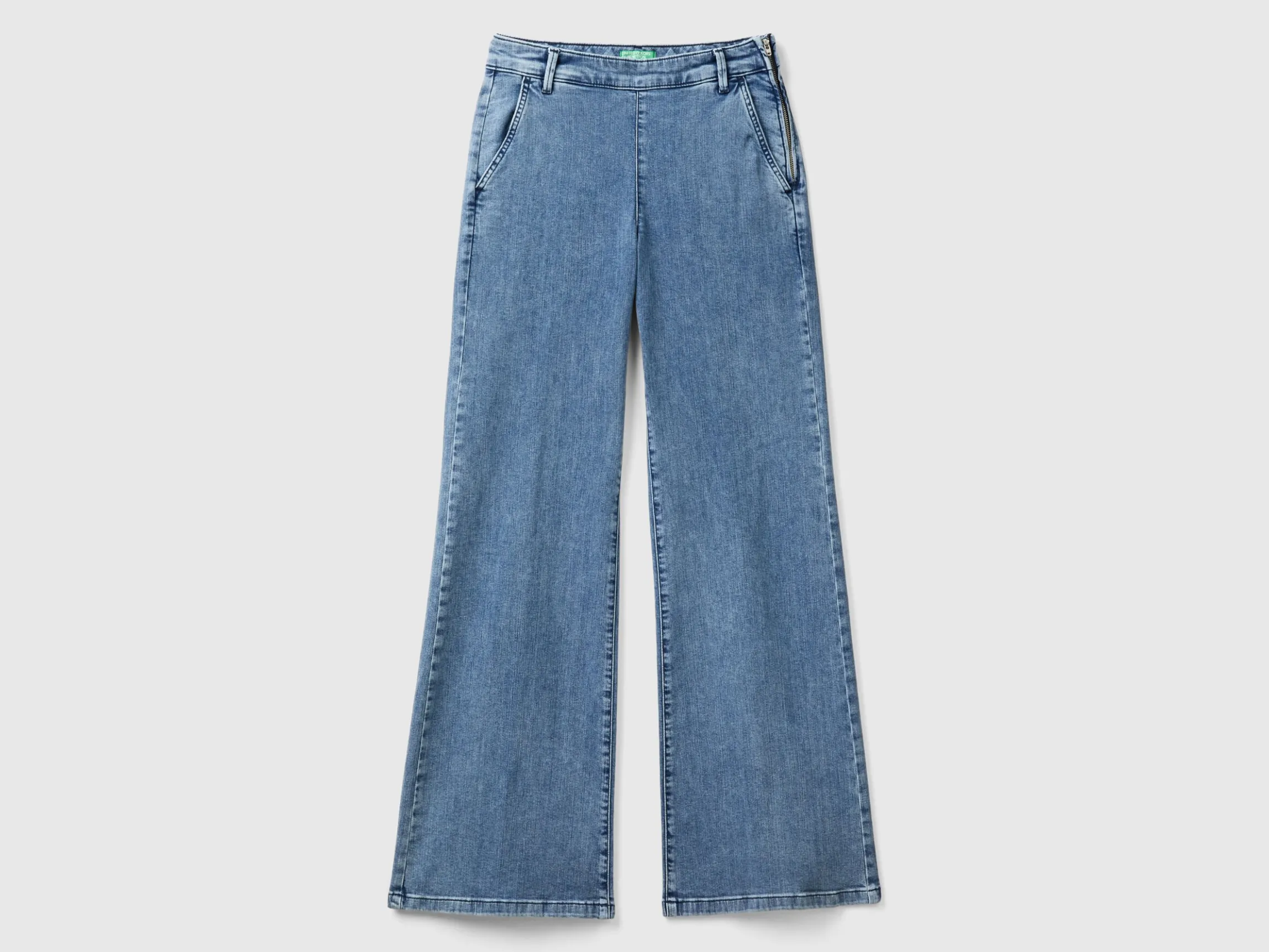 Flared jeans with zip