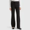 Flared stretch jeans