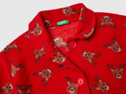 Fleece robe with reindeer
