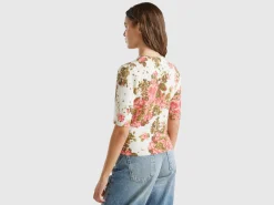 Floral sweater in recycled yarn
