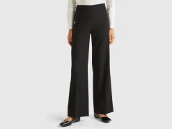 Flowy high-waisted trousers