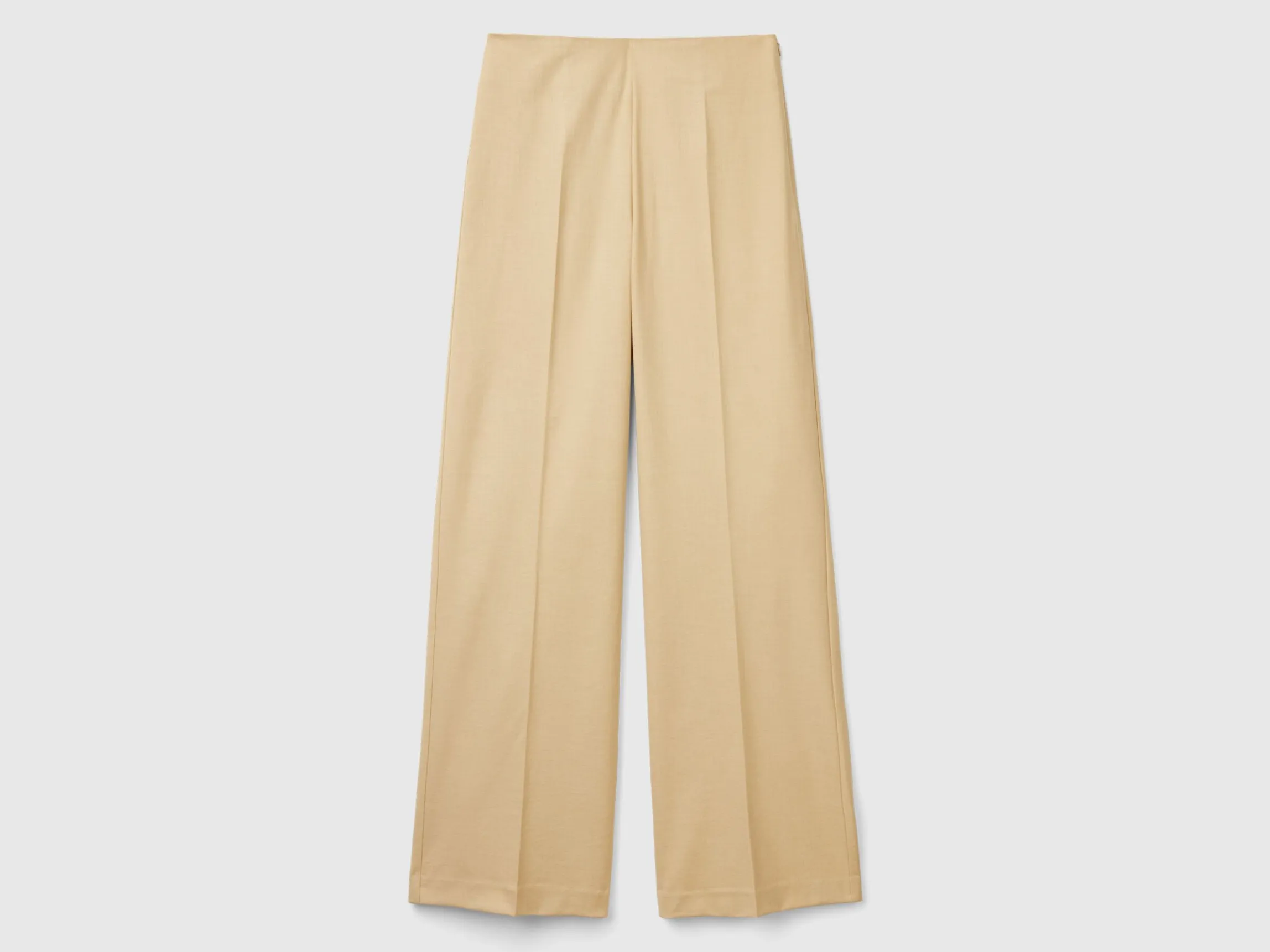 Flowy high-waisted trousers