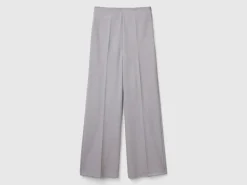 Flowy high-waisted trousers