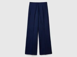 Flowy high-waisted trousers