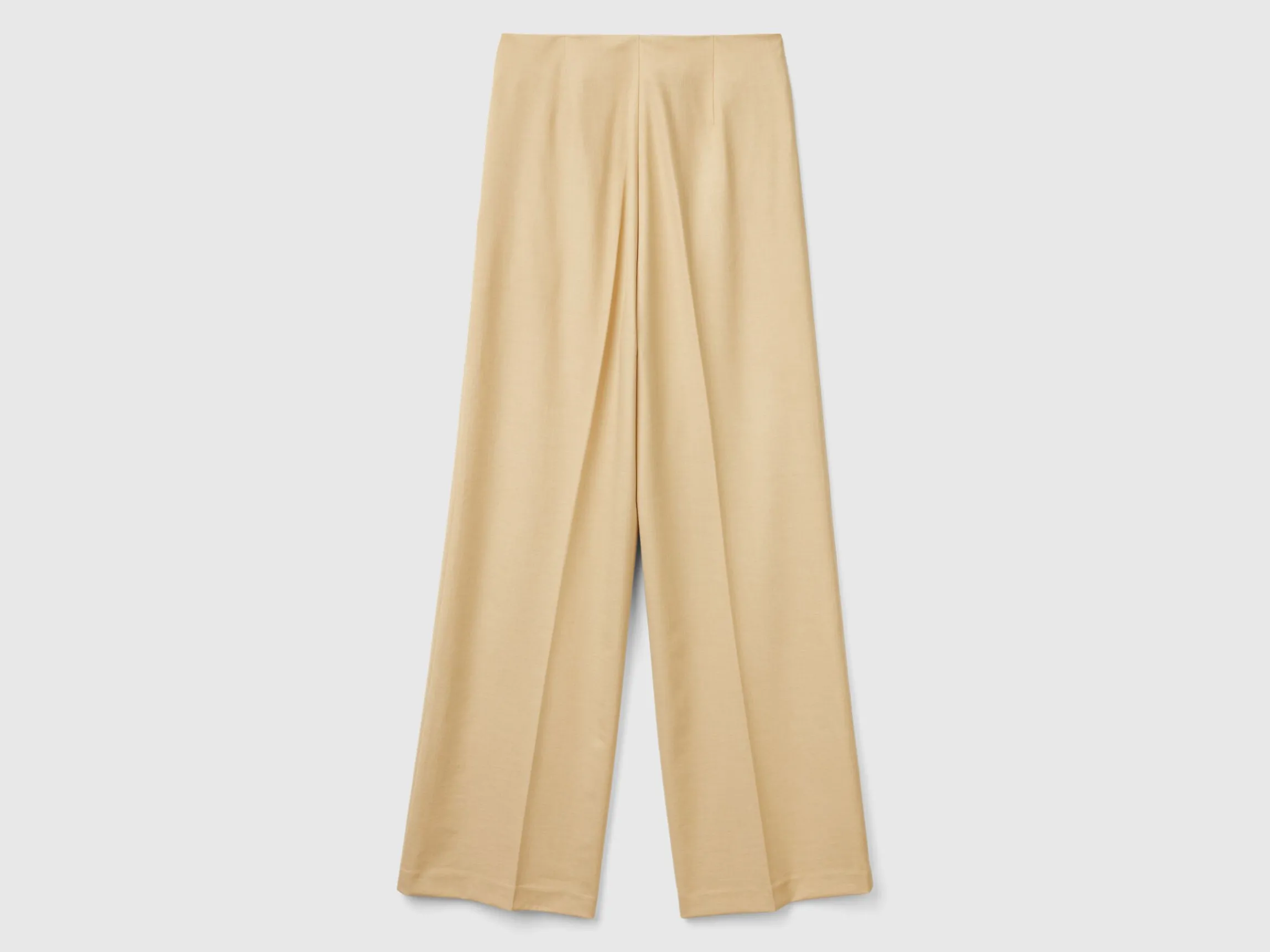 Flowy high-waisted trousers