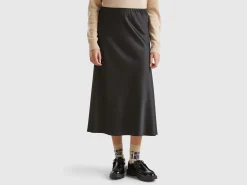 Flowy satin look skirt