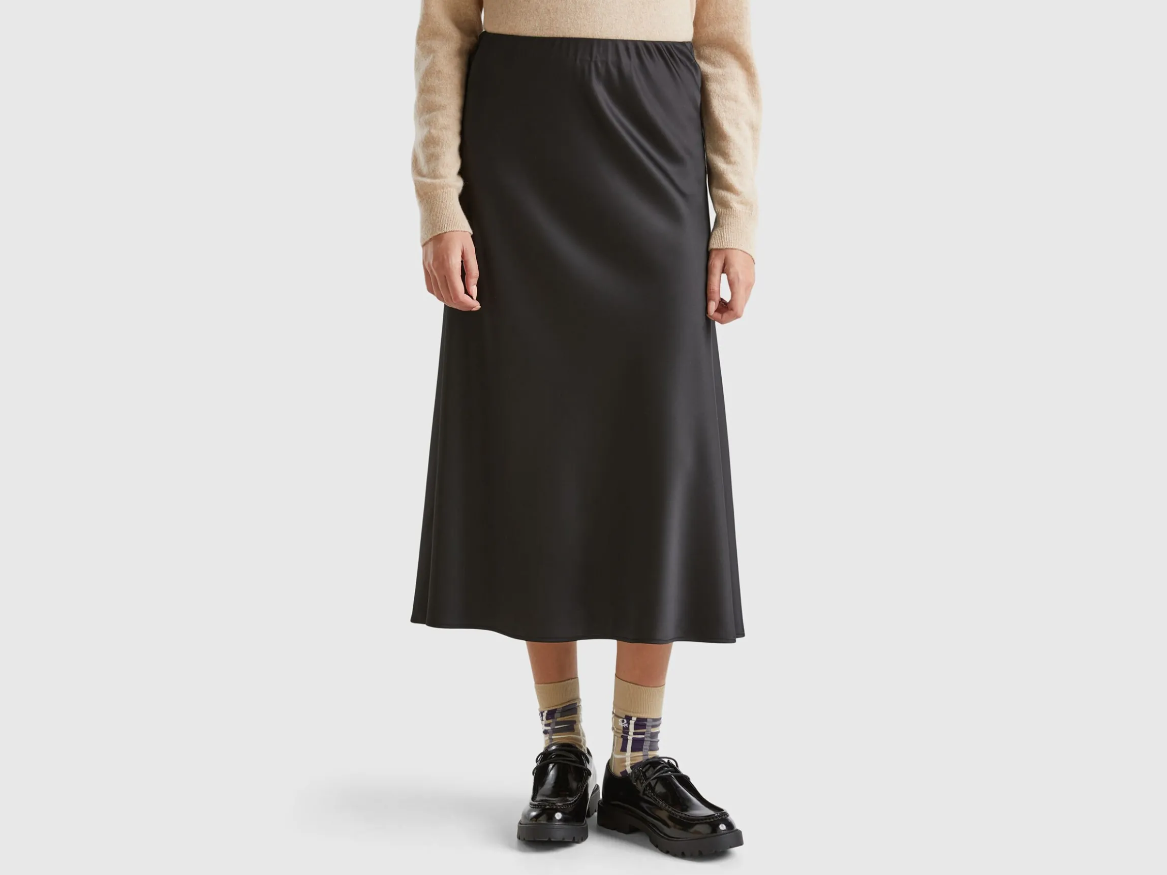 Flowy satin look skirt