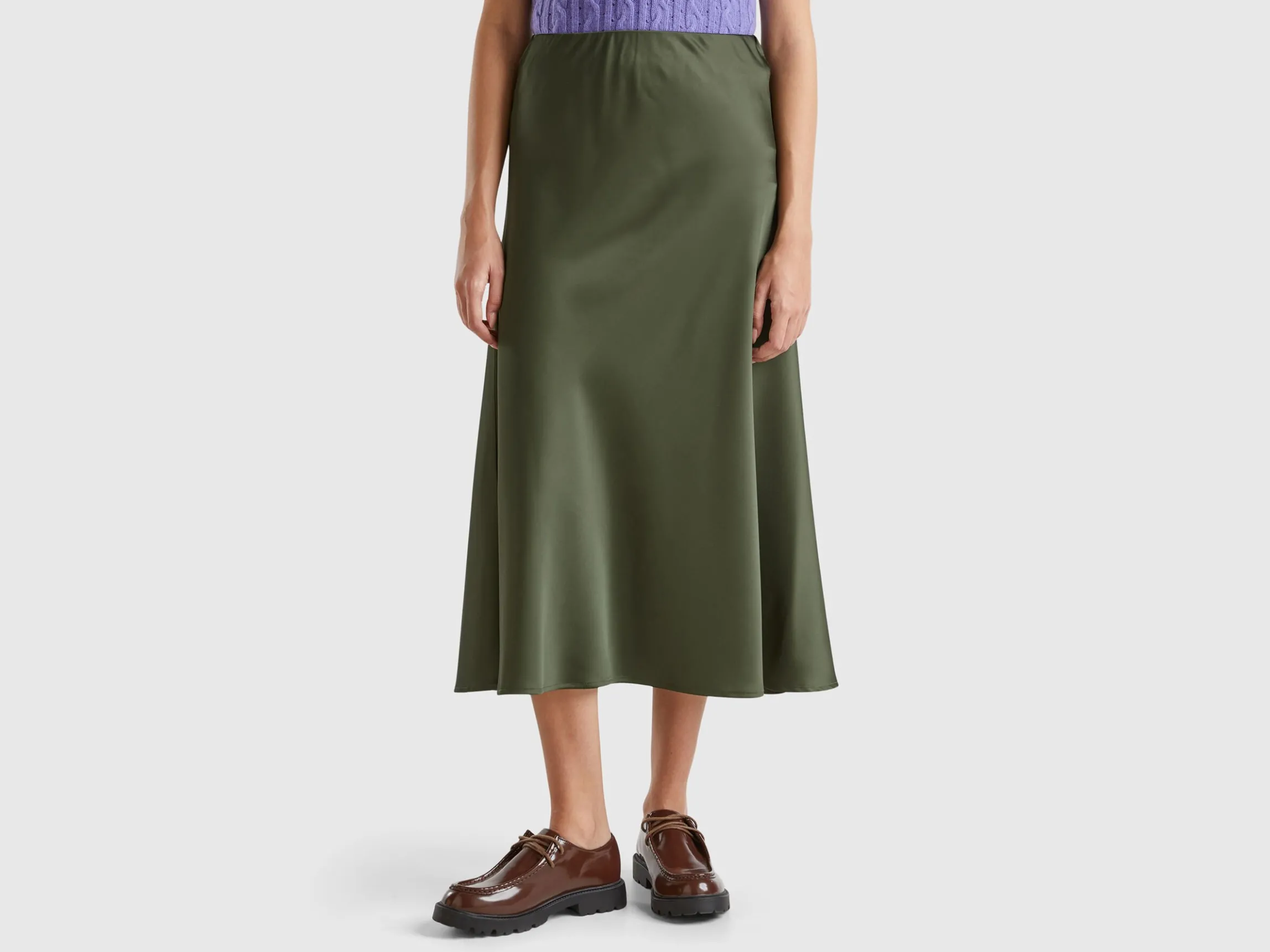 Flowy satin look skirt