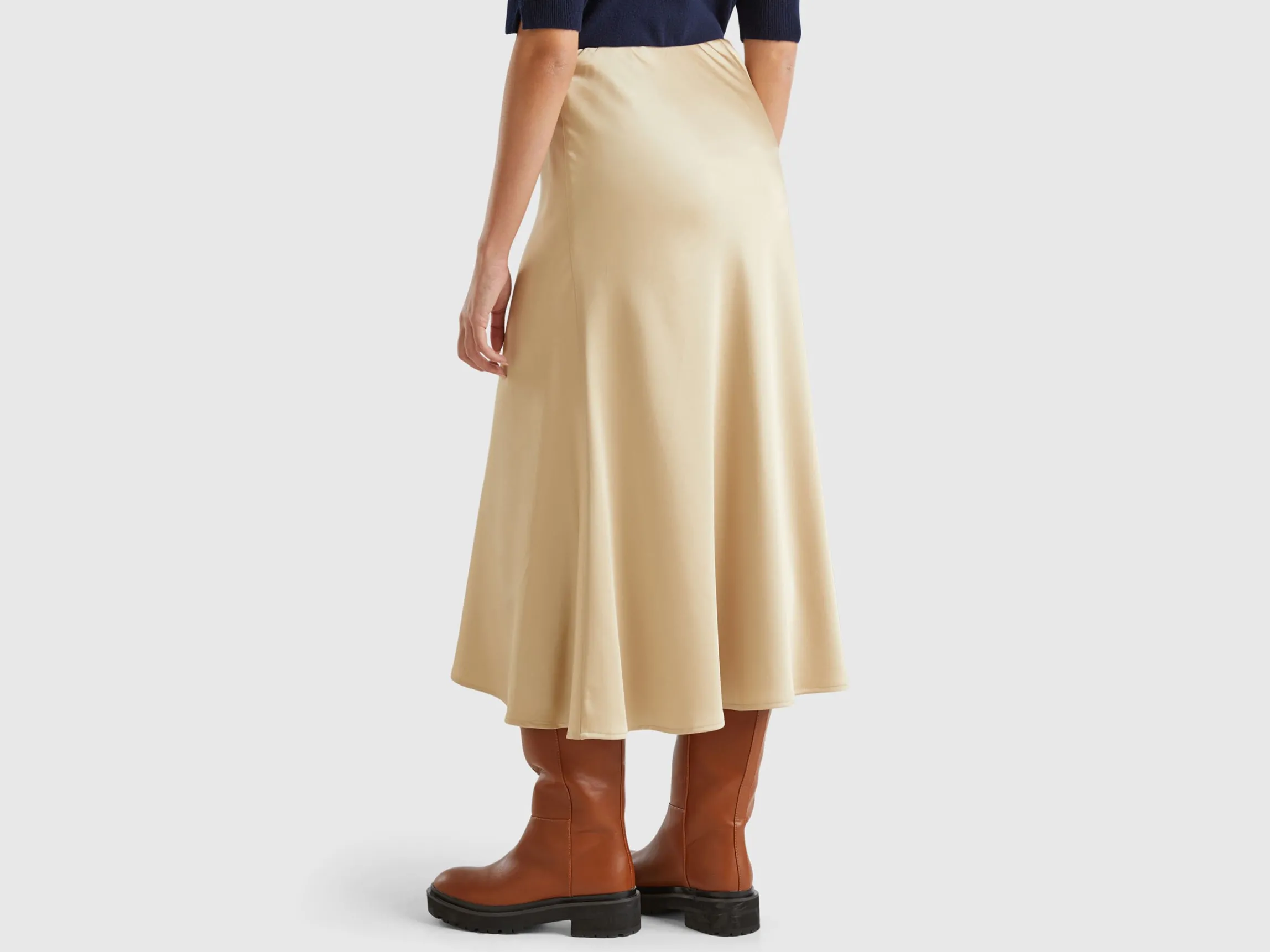 Flowy satin look skirt