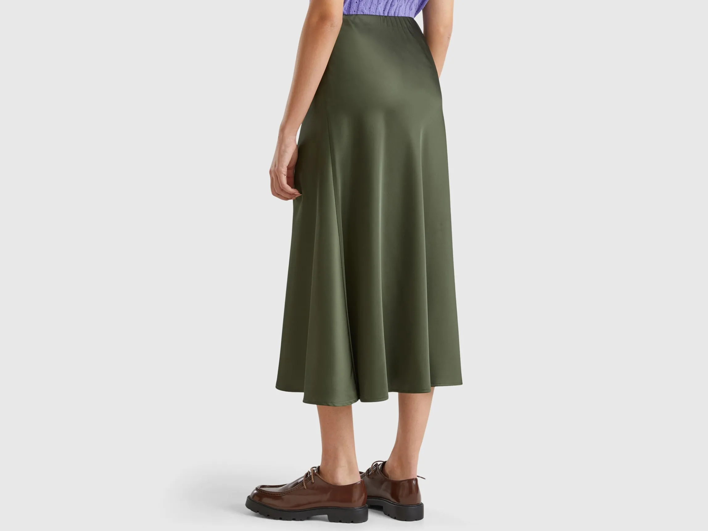Flowy satin look skirt