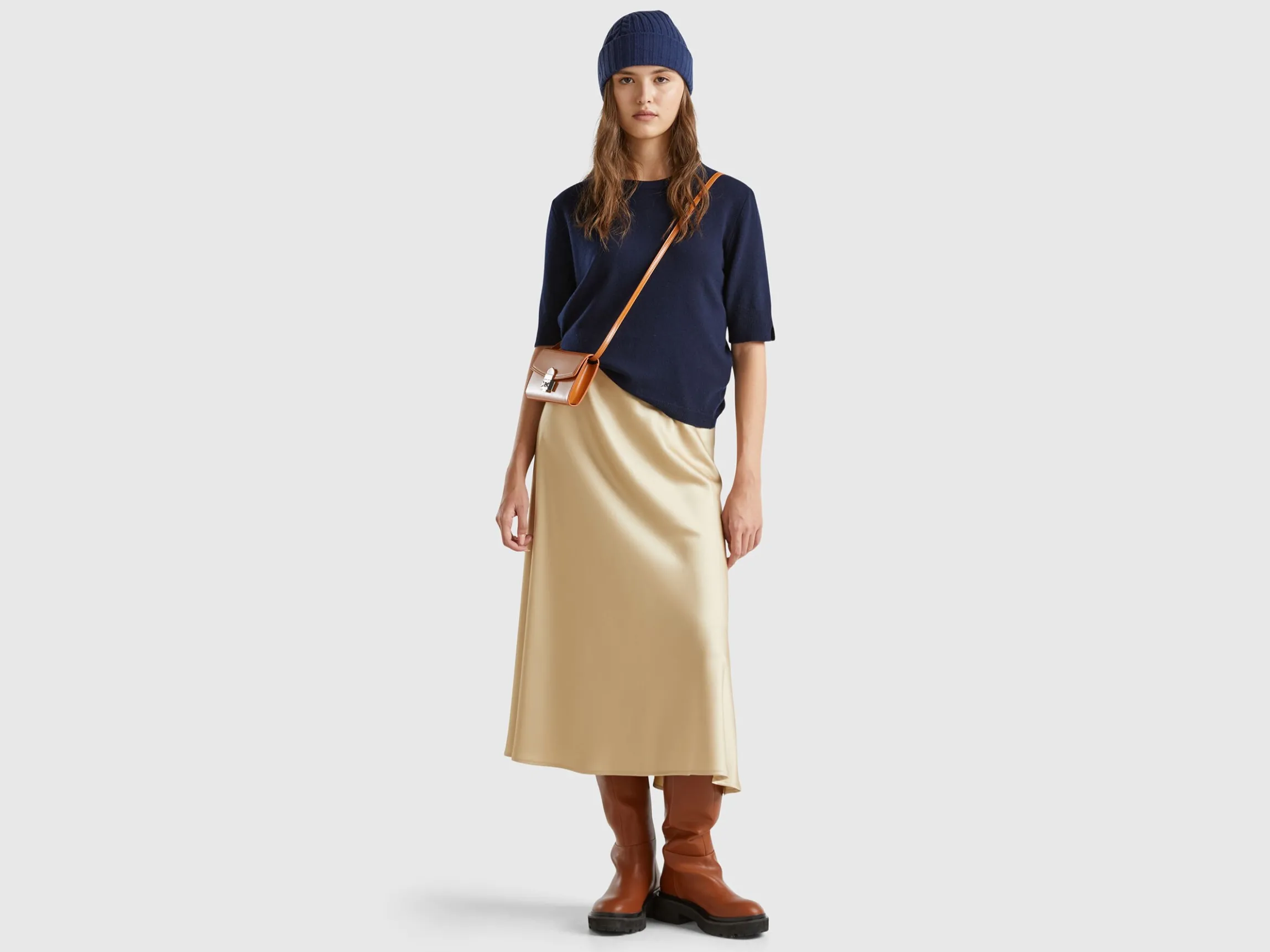 Flowy satin look skirt