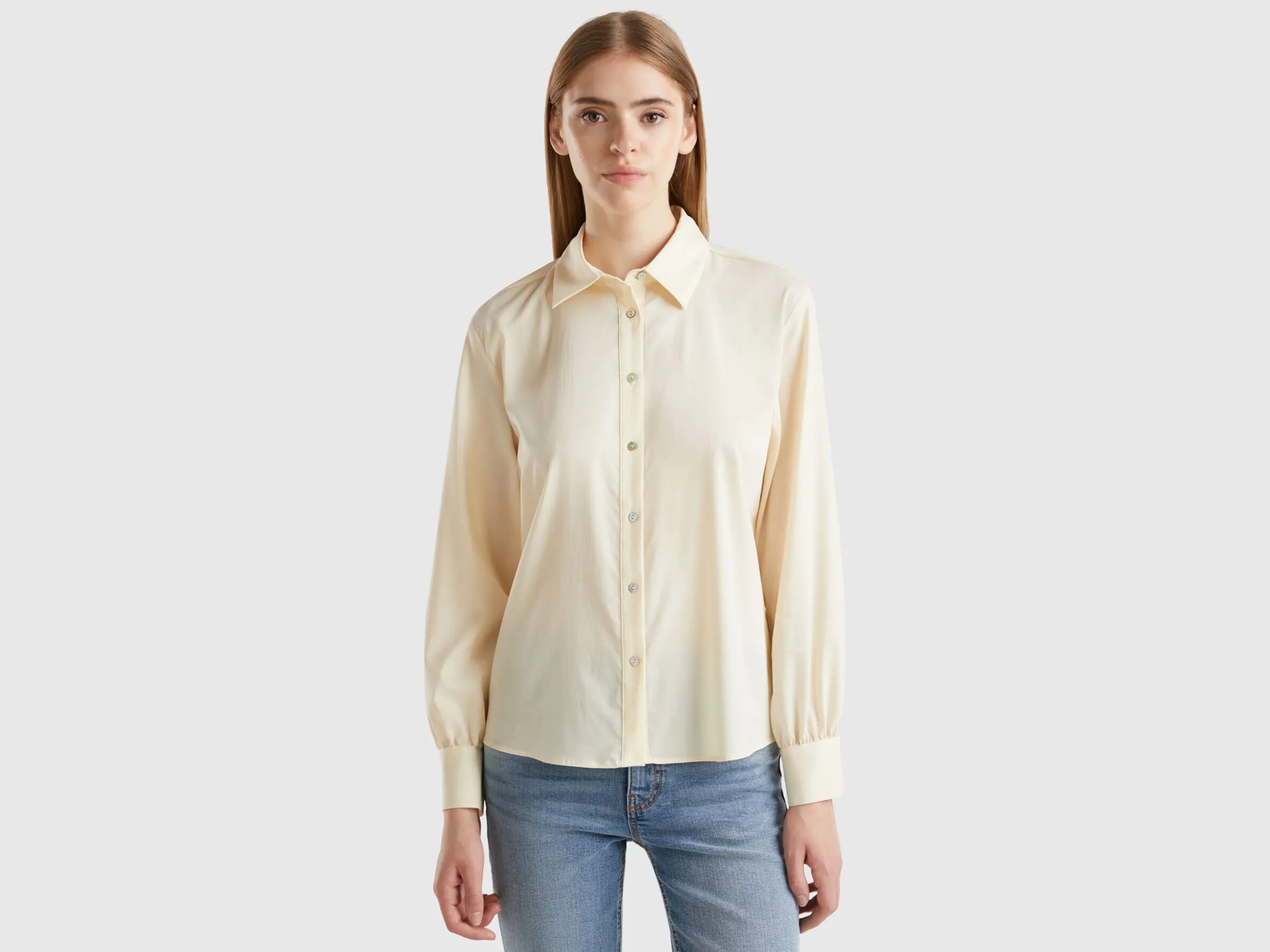 Flowy stretch shirt