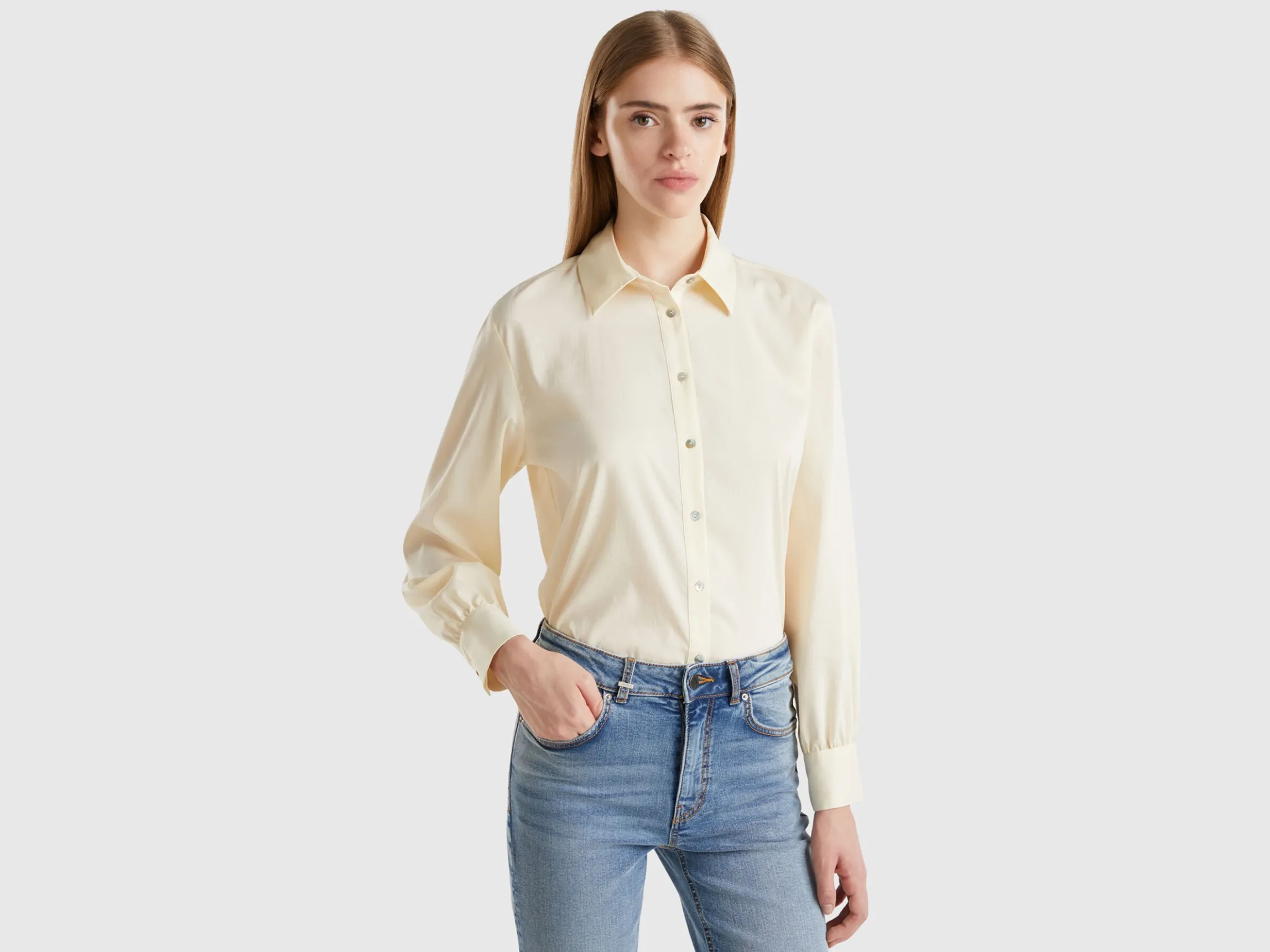 Flowy stretch shirt