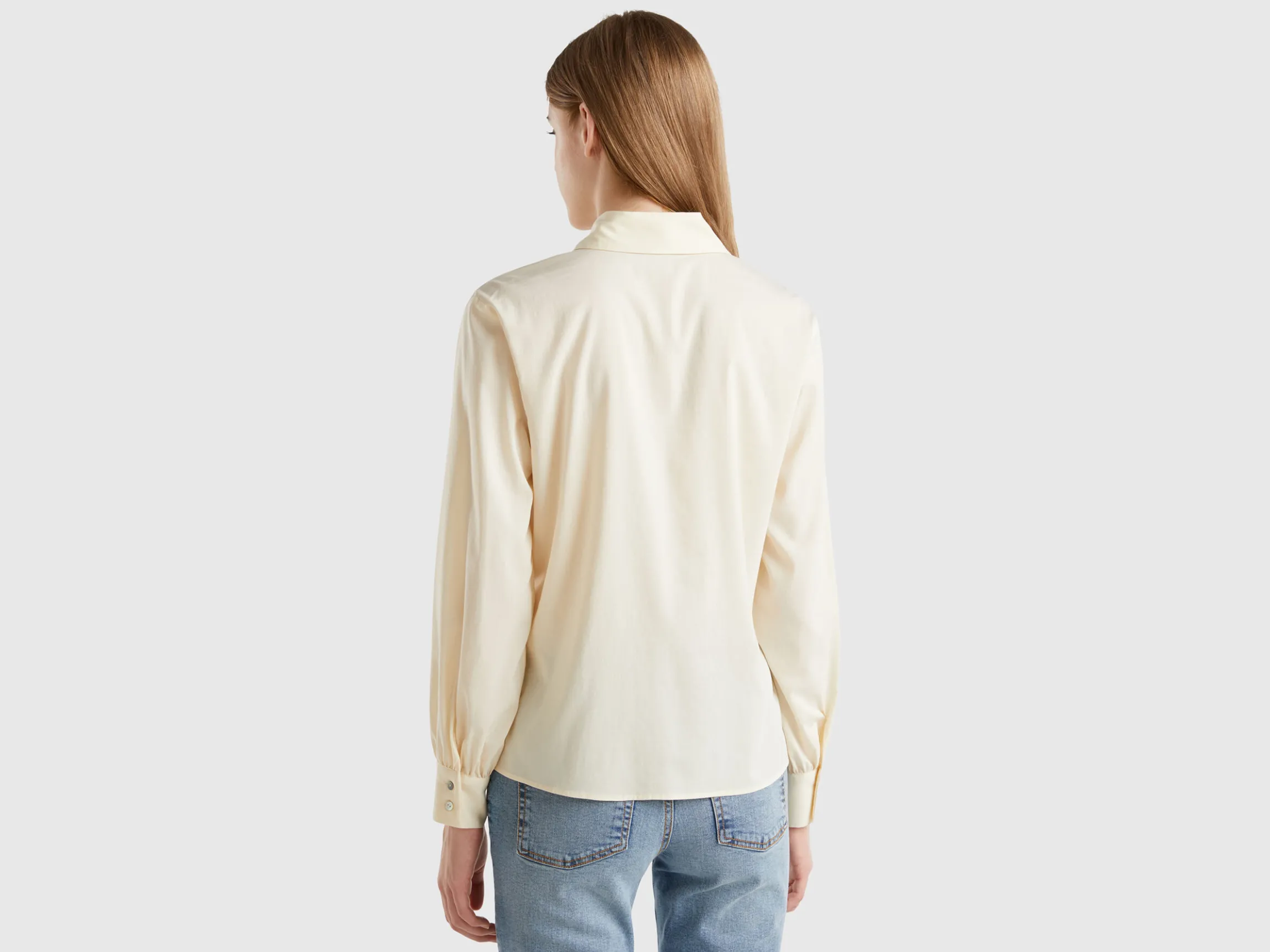 Flowy stretch shirt