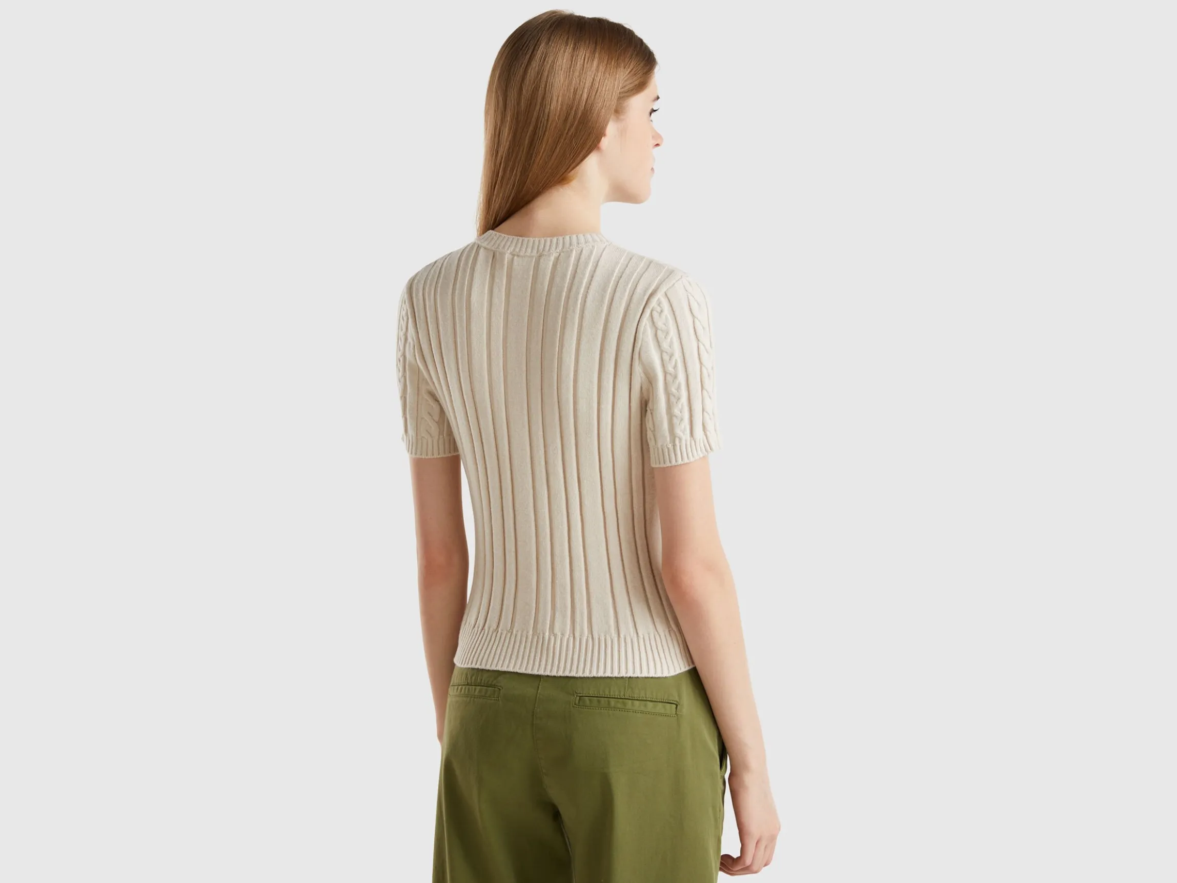 Flowy sweater with short sleeves