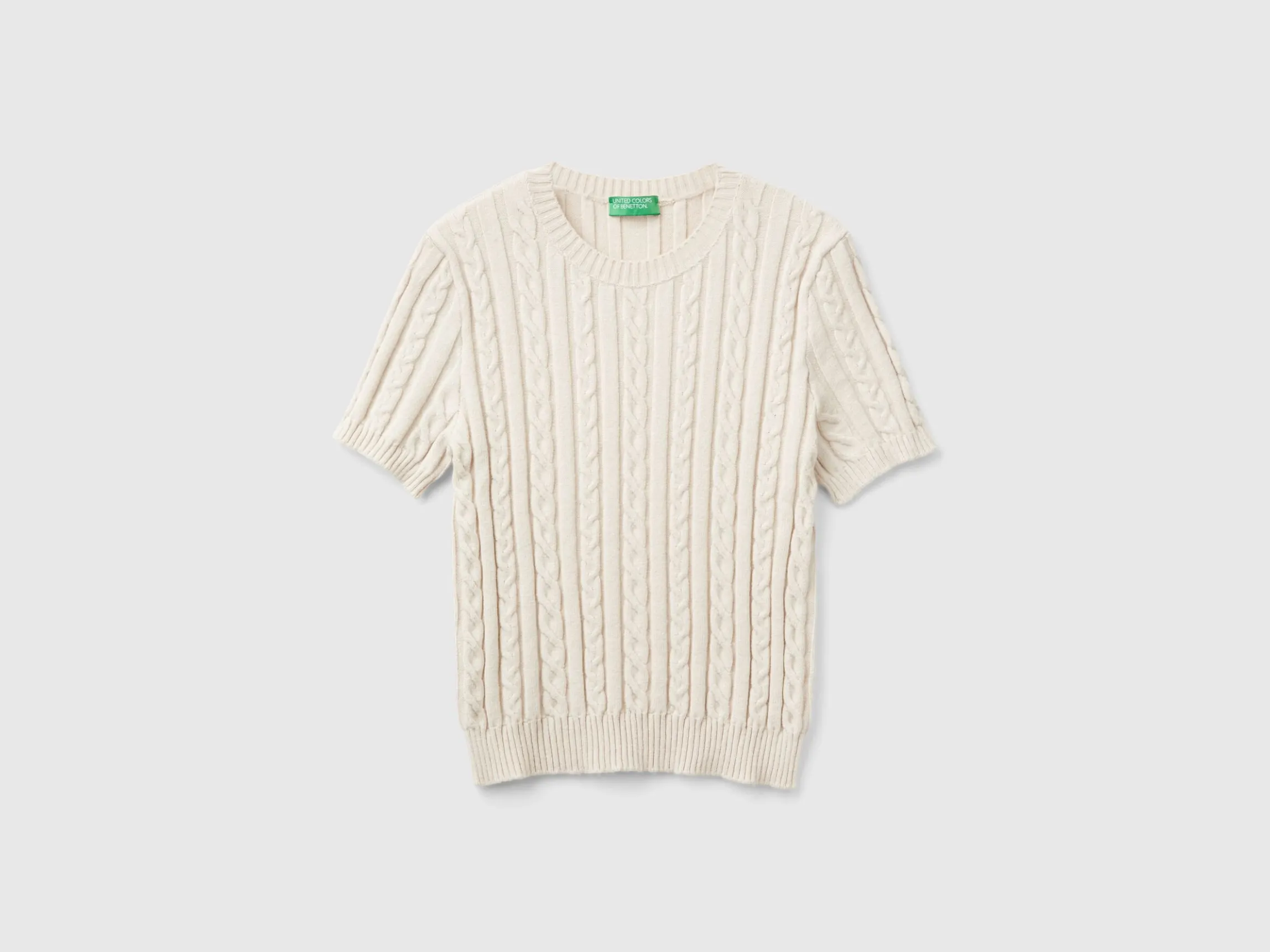 Flowy sweater with short sleeves