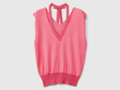 Flowy sweater with V-neck and laces