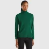 Forest green turtleneck in wool and cashmere blend