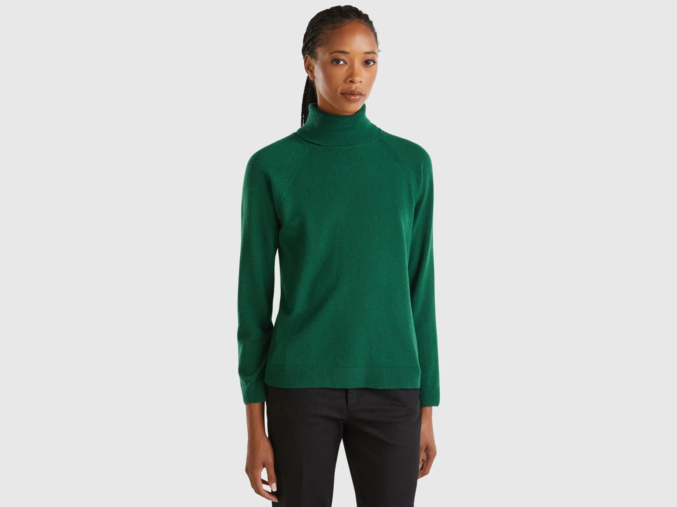 Forest green turtleneck in wool and cashmere blend