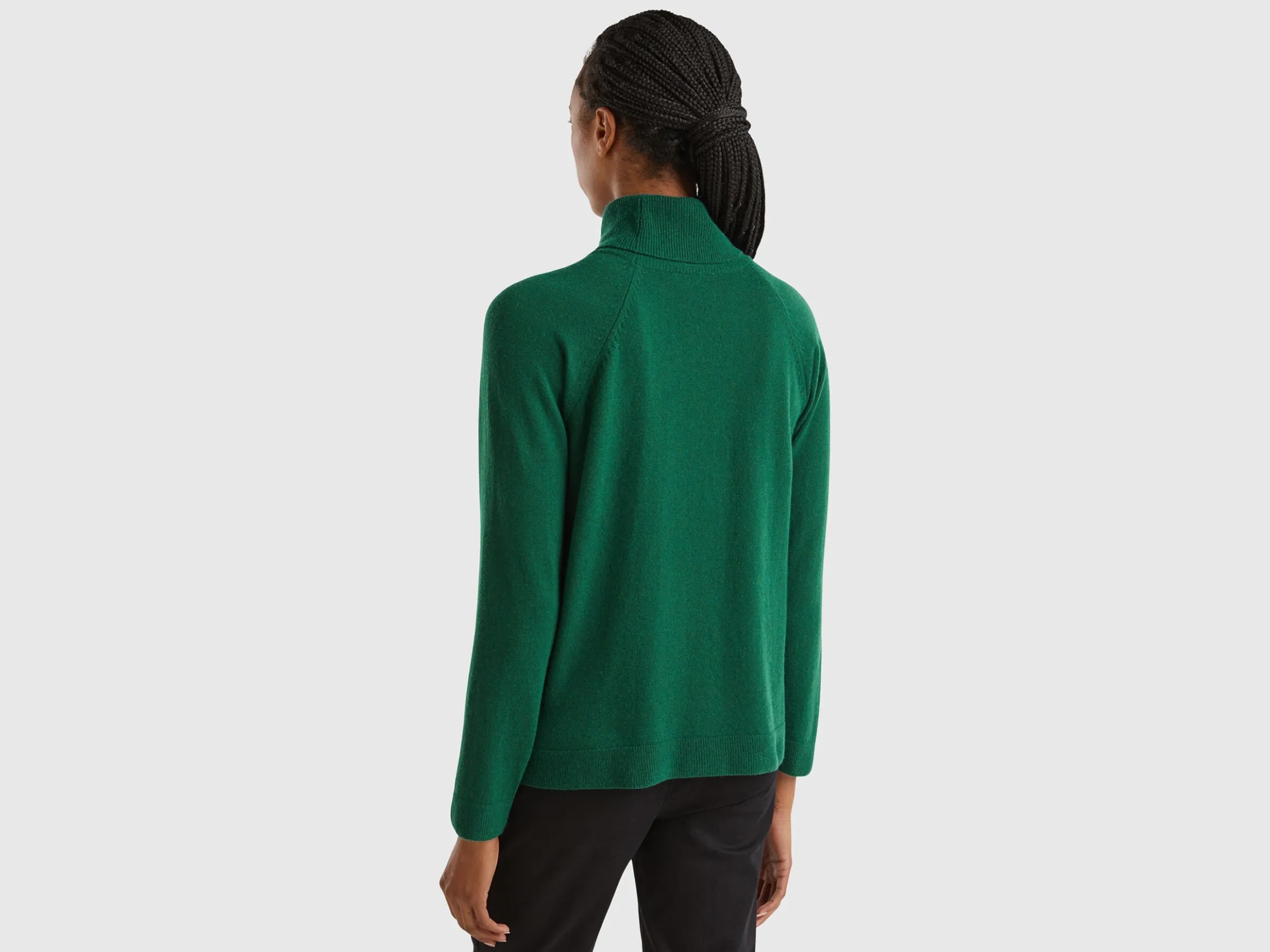 Forest green turtleneck in wool and cashmere blend