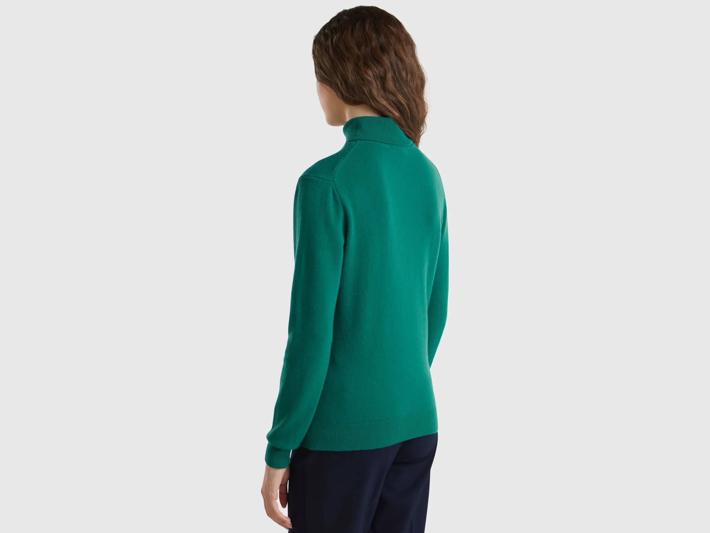 Forest green turtleneck sweater in pure Merino wool