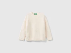 Furry yarn sweater