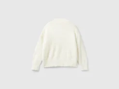 Furry yarn sweater