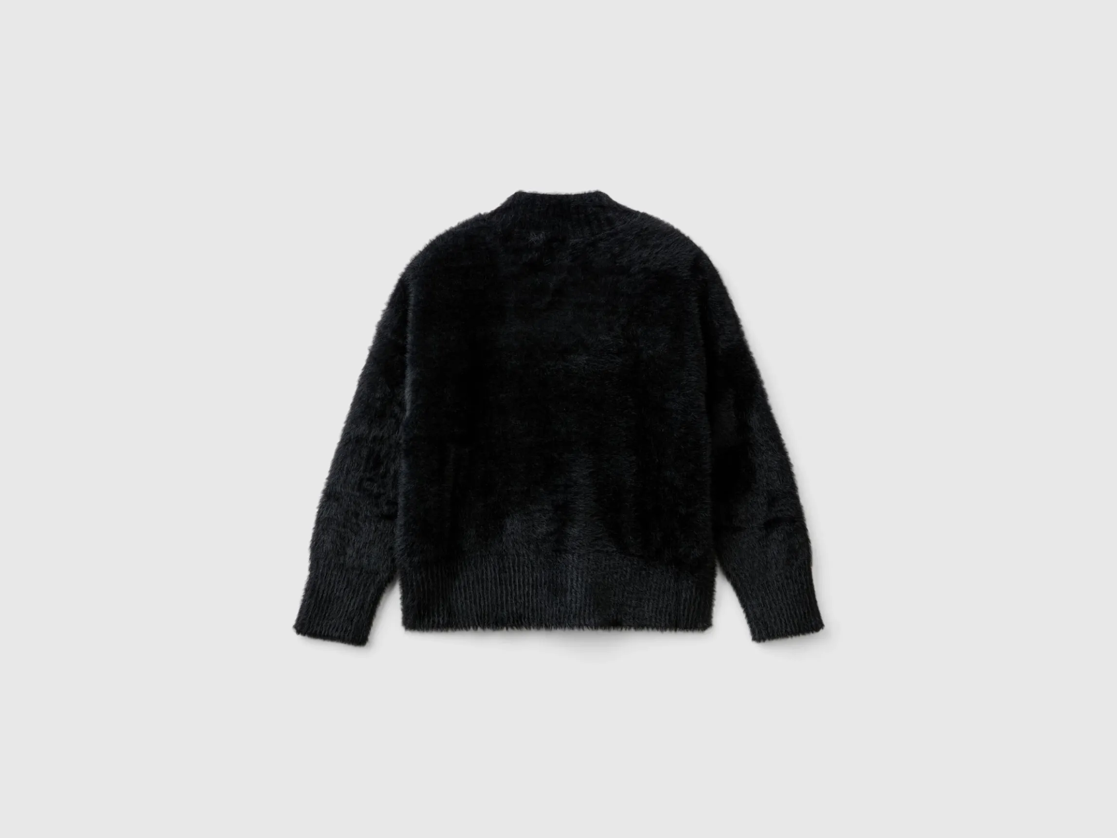 Furry yarn sweater