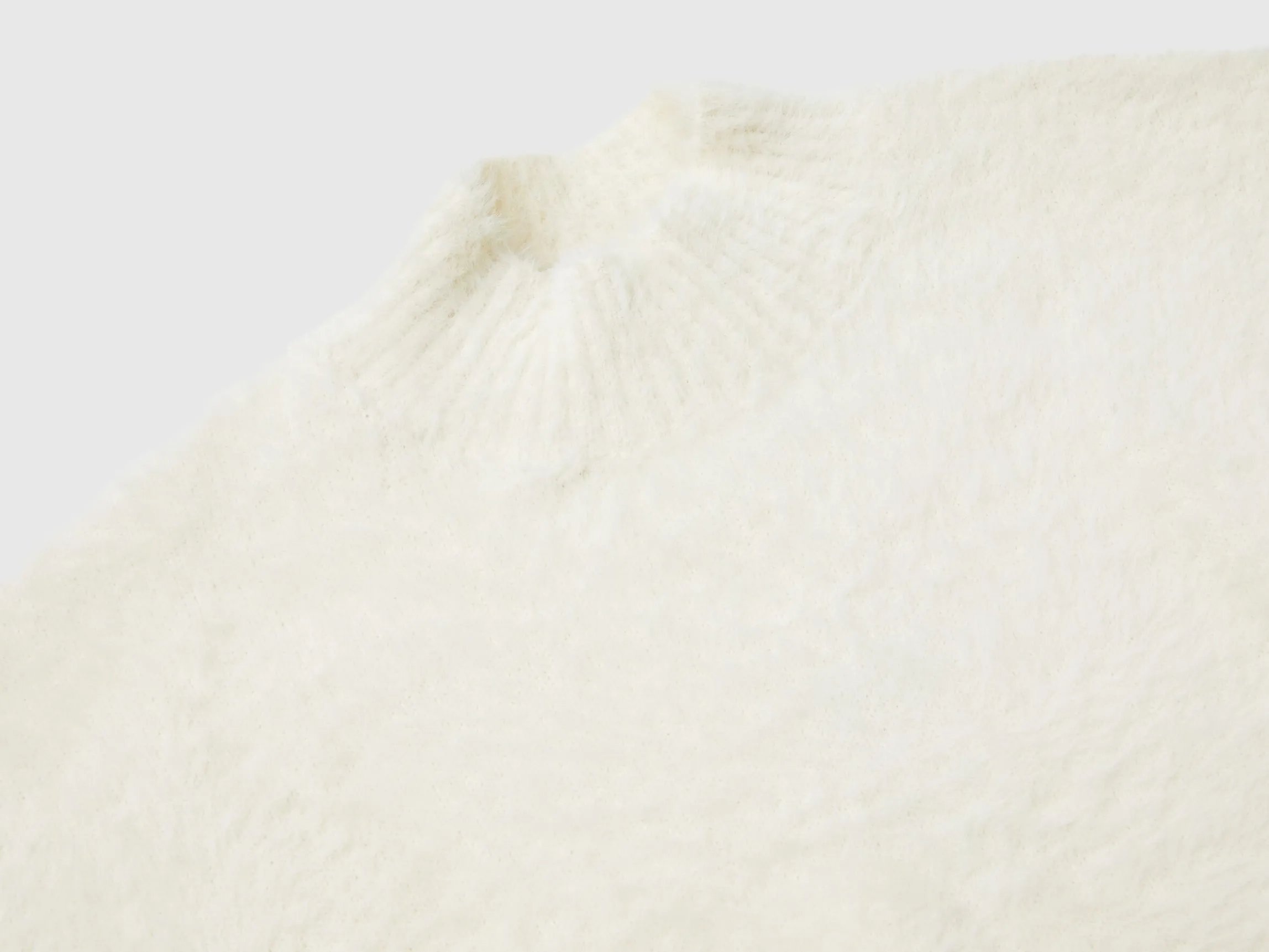 Furry yarn sweater