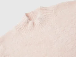 Furry yarn sweater