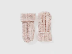 Gloves in chenille