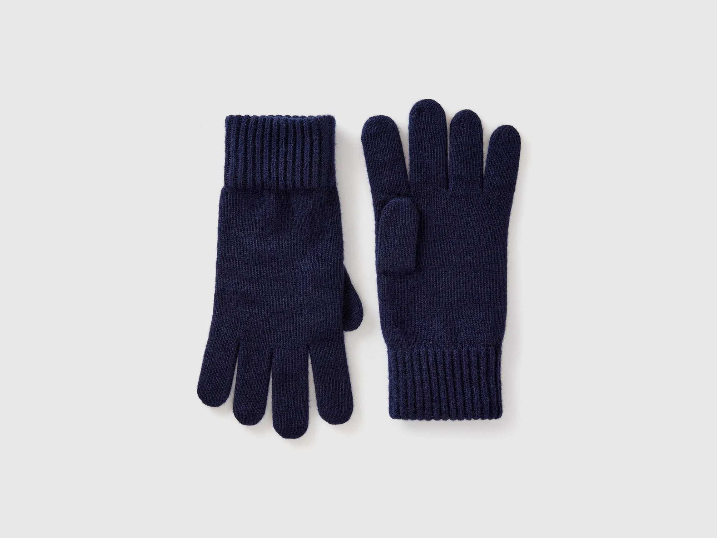Gloves in pure virgin wool