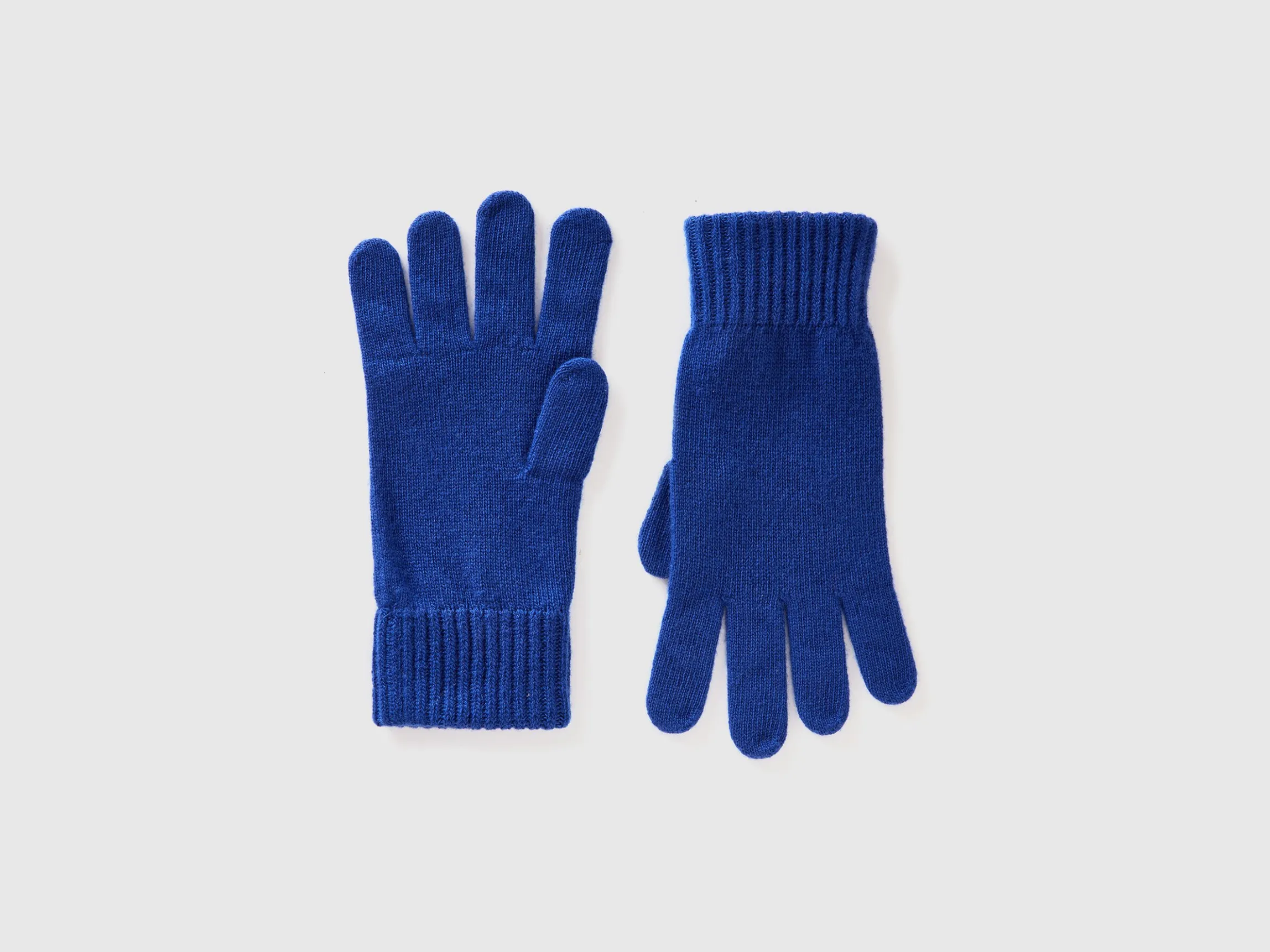Gloves in pure virgin wool