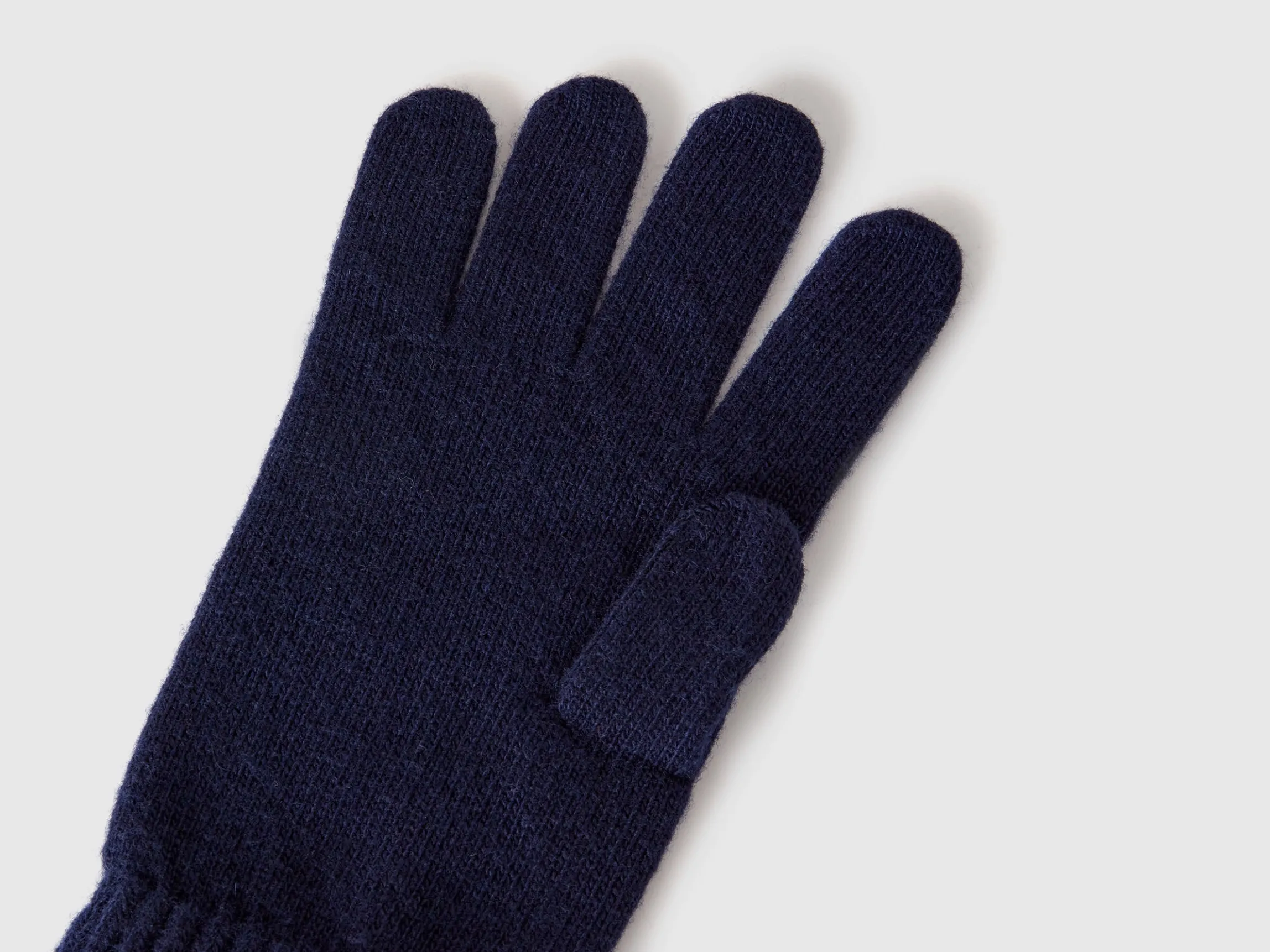 Gloves in pure virgin wool