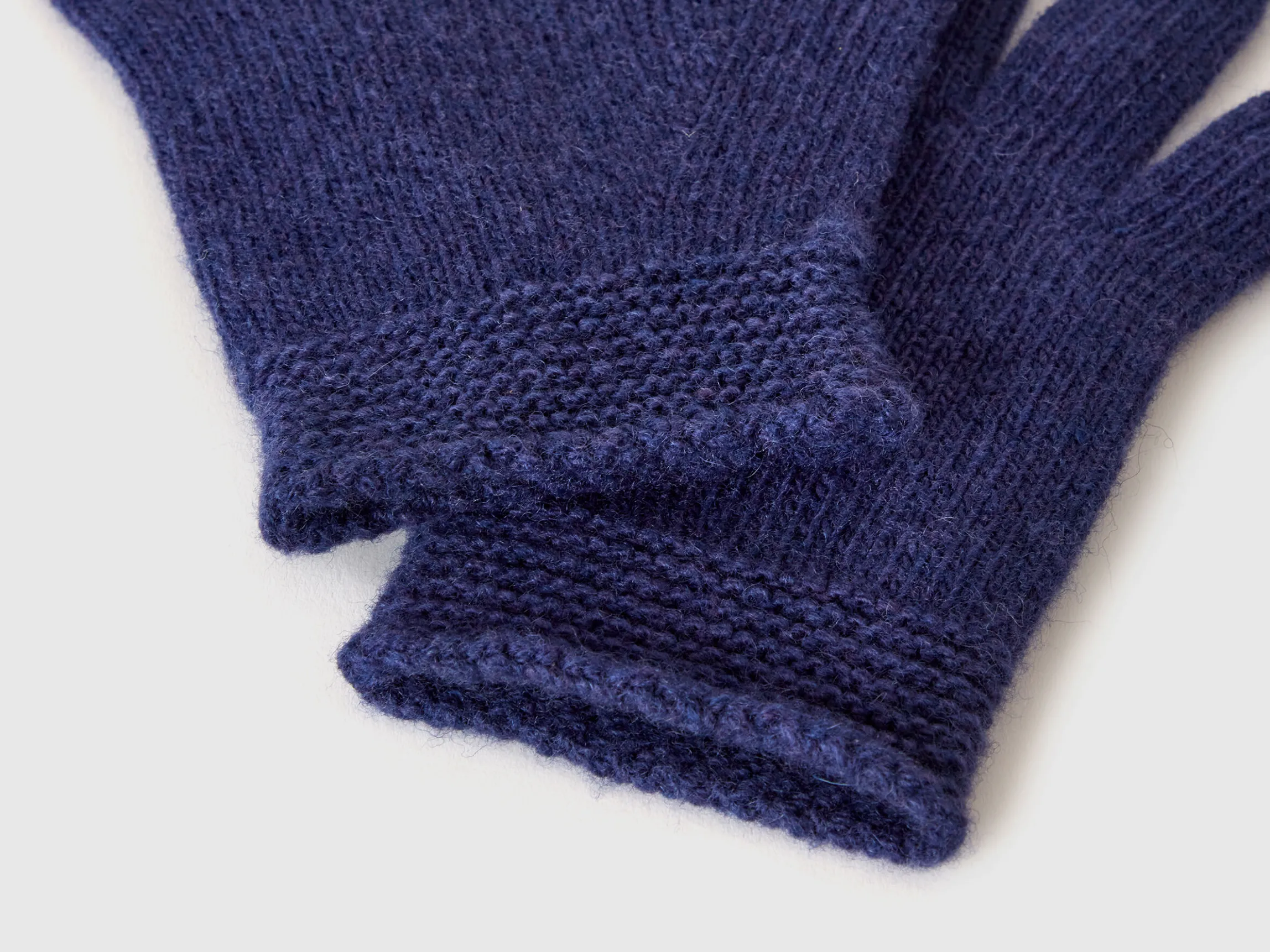Gloves in stretch wool blend