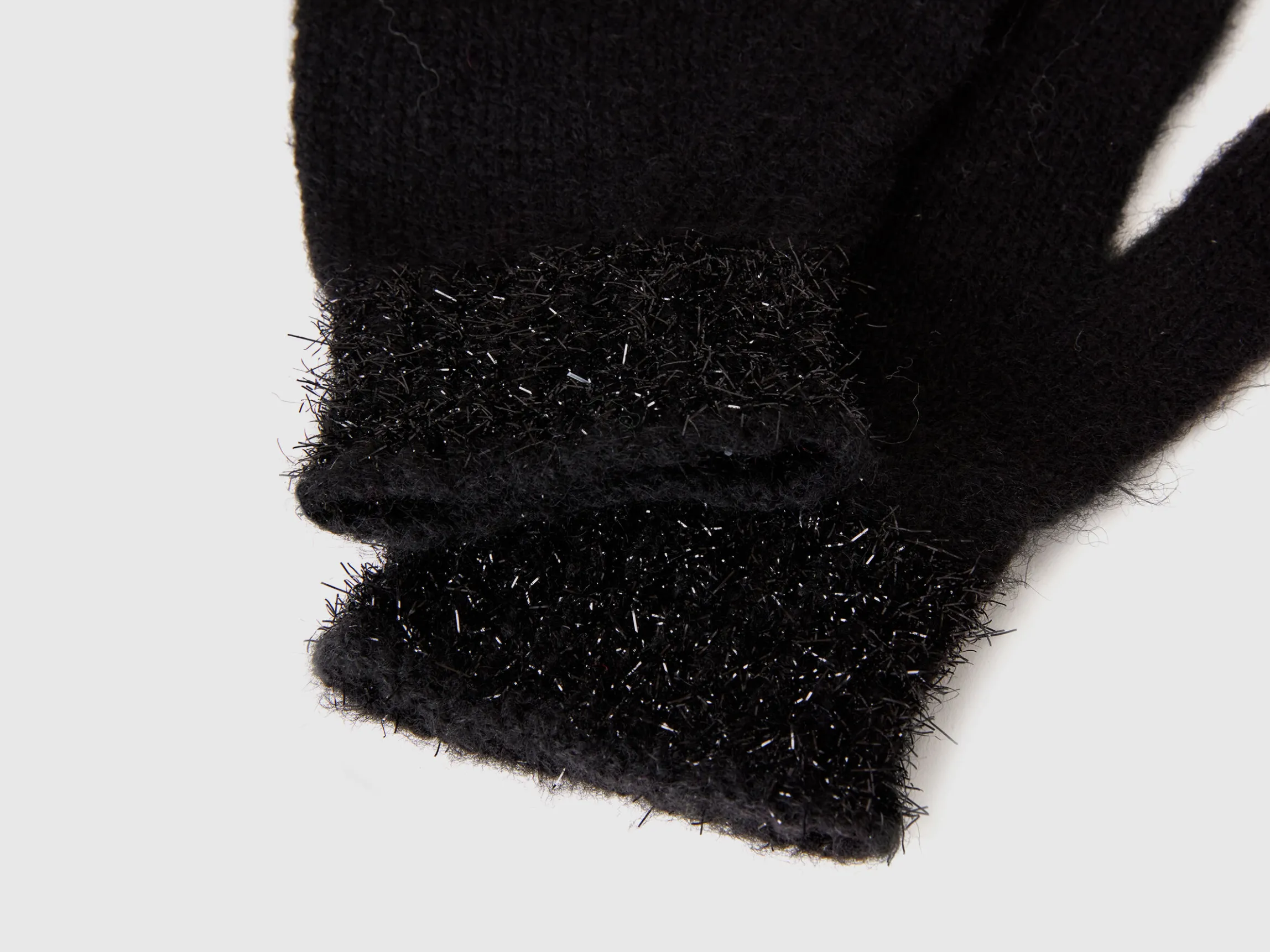 Gloves with lurex