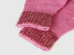 Gloves with lurex