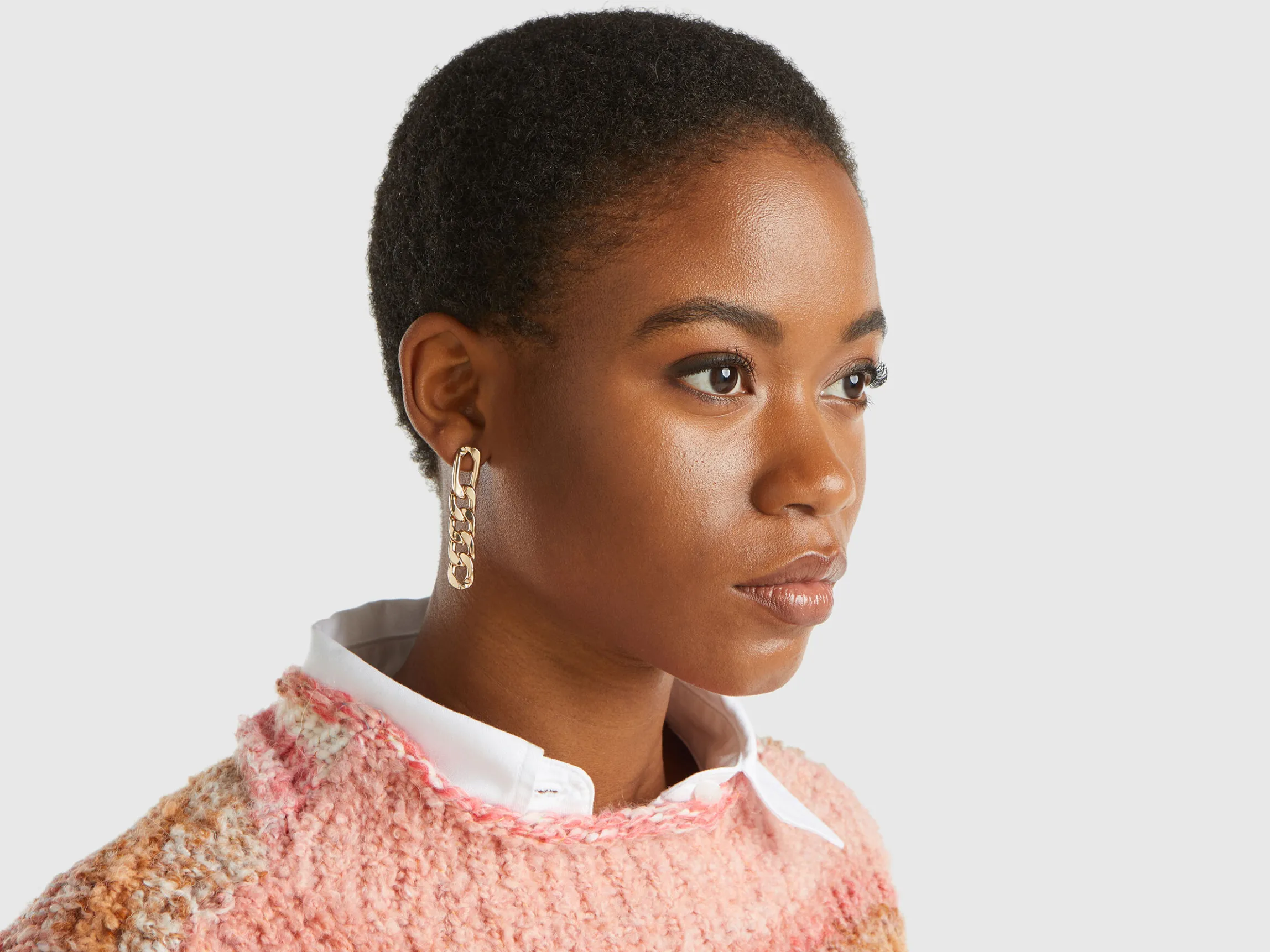Gold chain pendant earrings