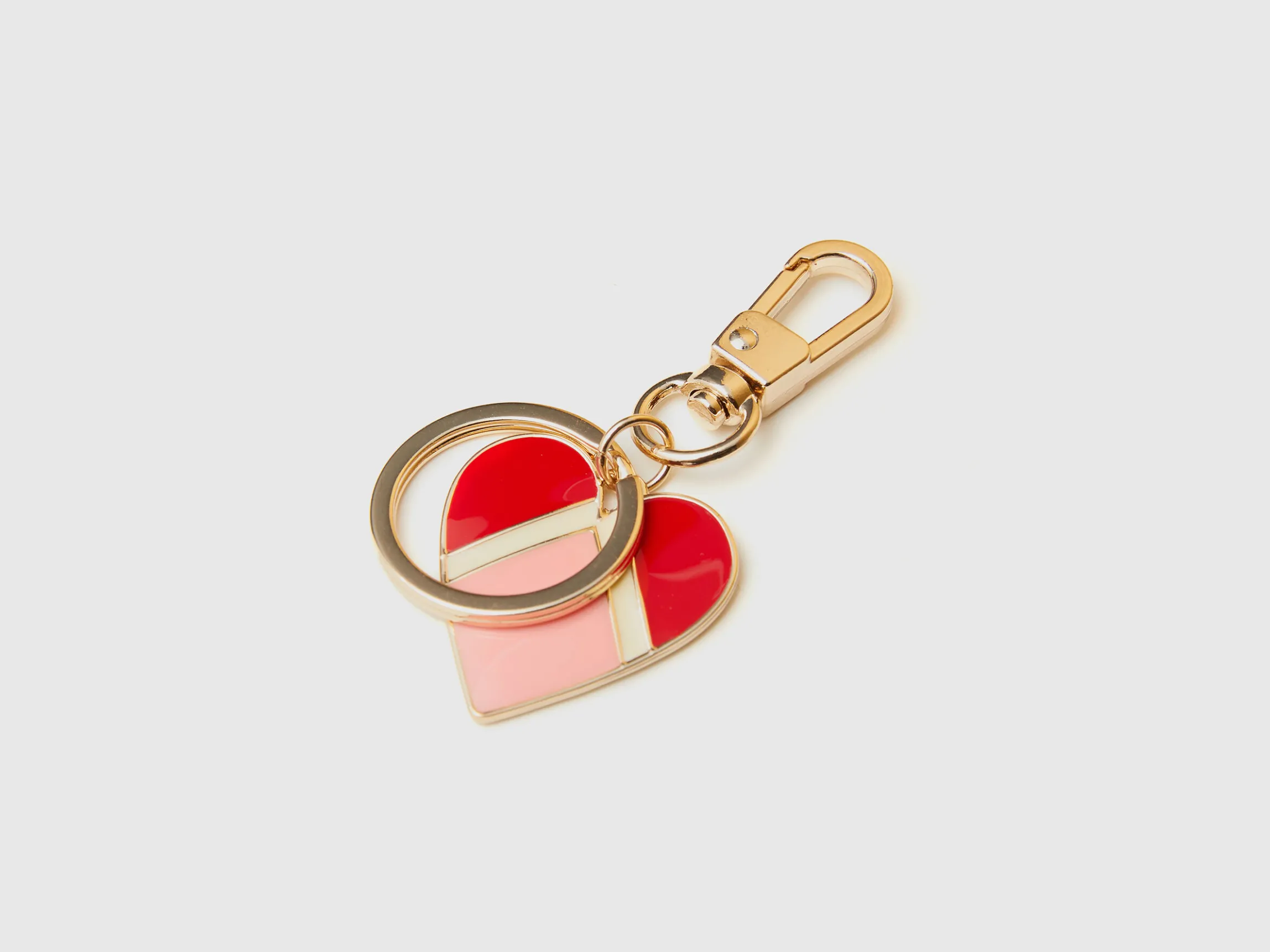 Gold keychain with heart pendant