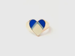 Gold ring with heart motif