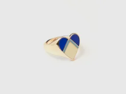 Gold ring with heart motif