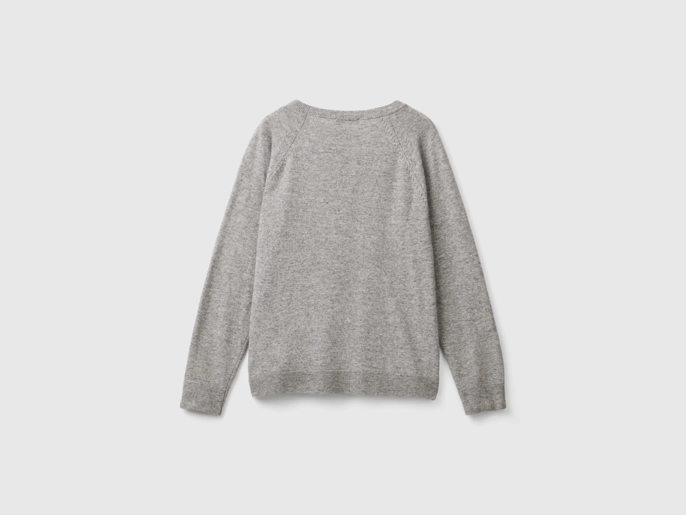 Gray crew neck sweater in cashmere and wool blend