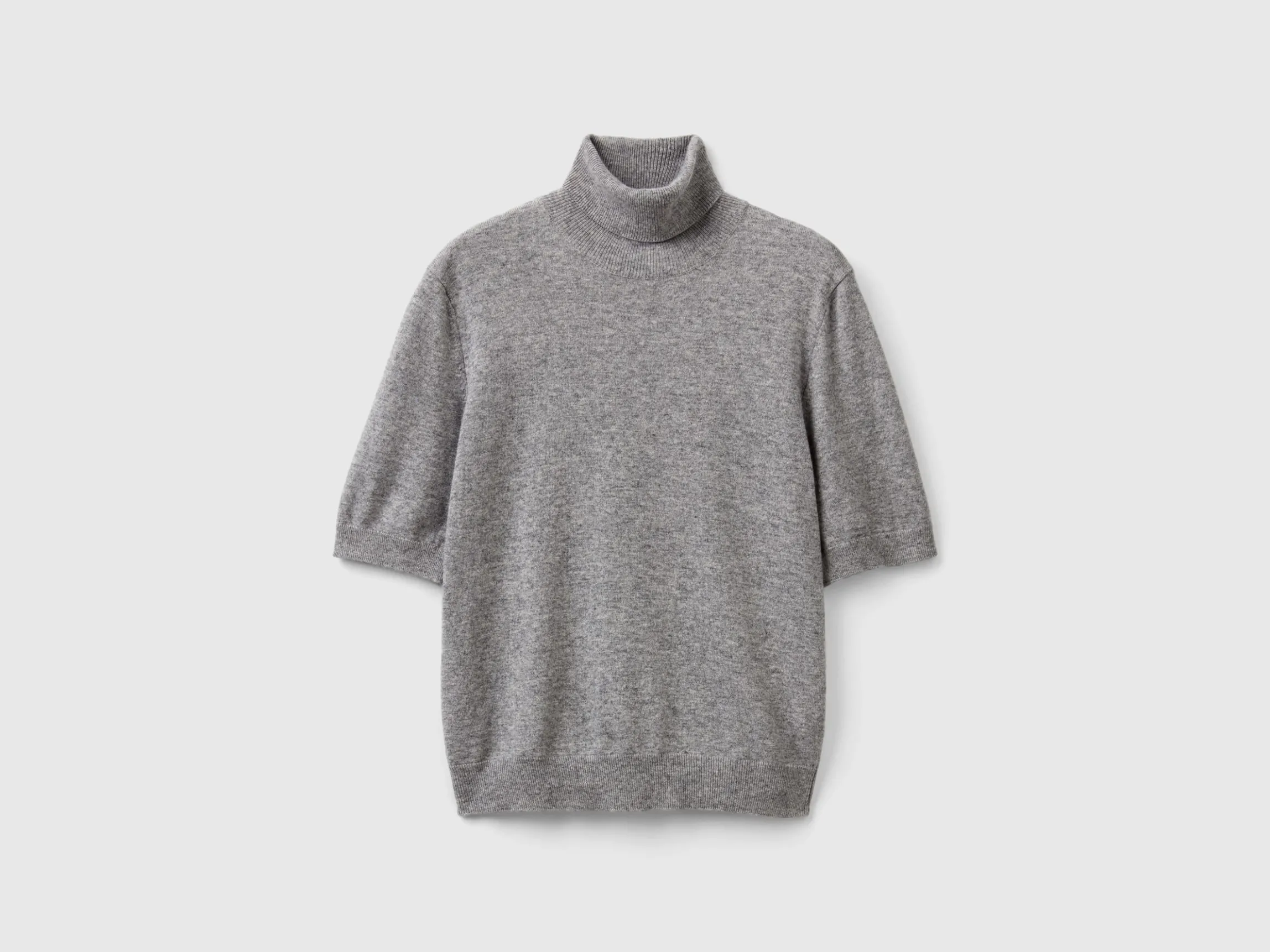 Gray short sleeve turtleneck in cashmere blend